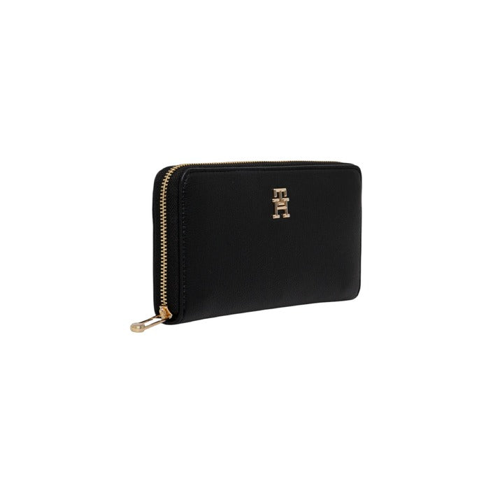 Tommy Hilfiger  Women Wallet