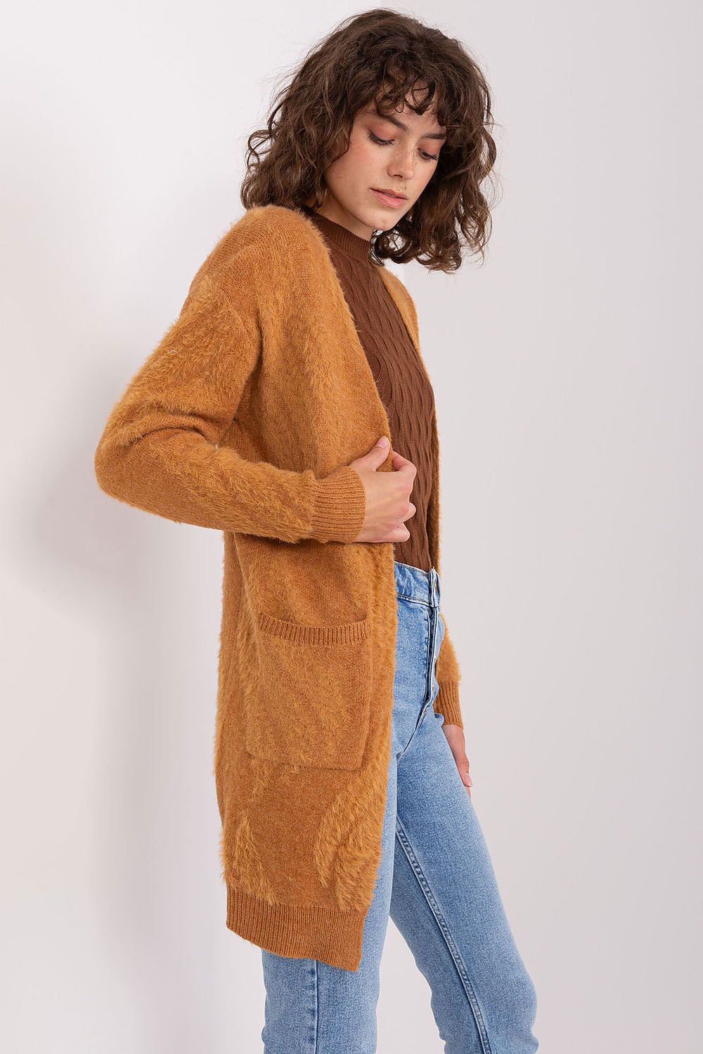 Cardigan AT