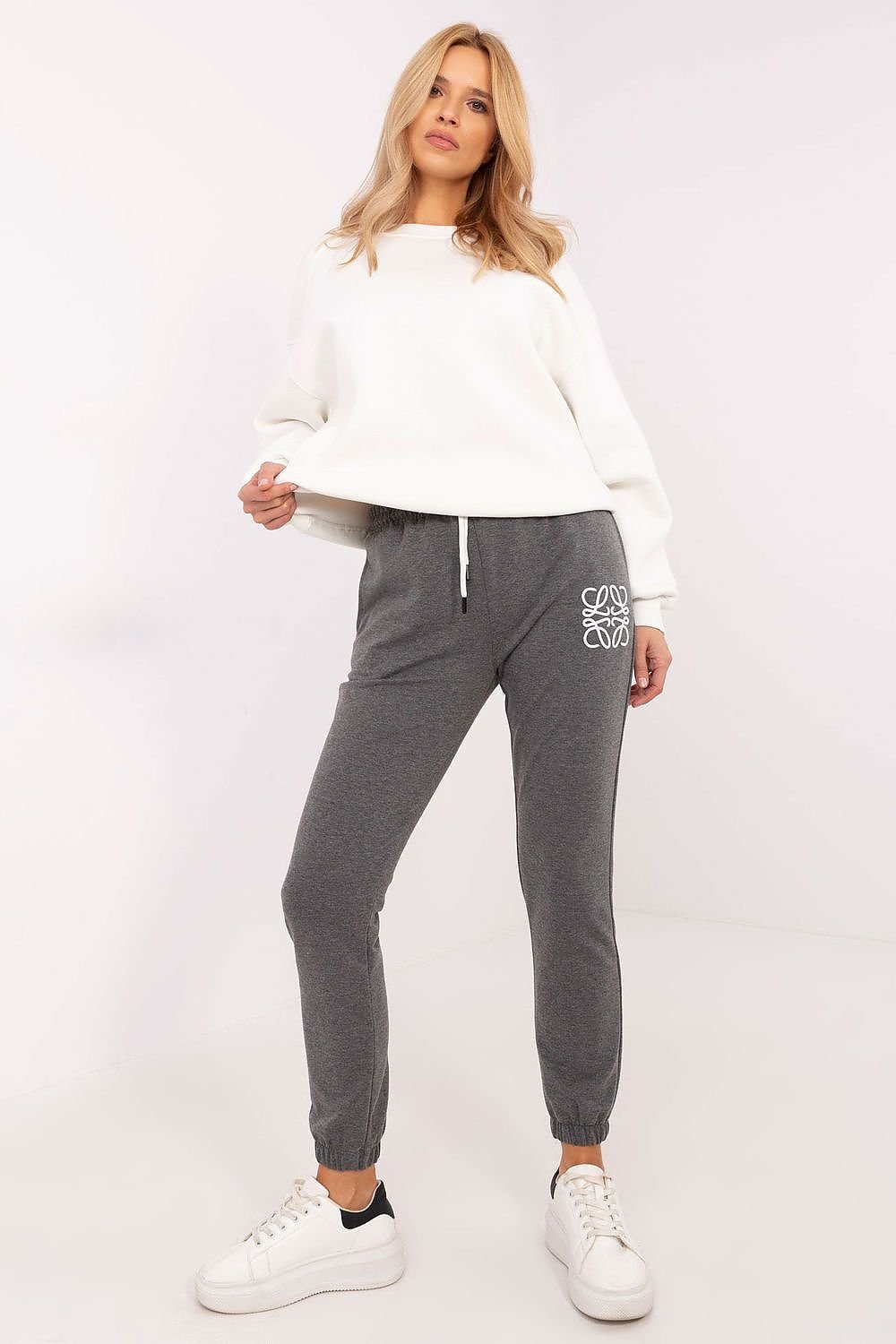 Tracksuit trousers model 206056 Relevance